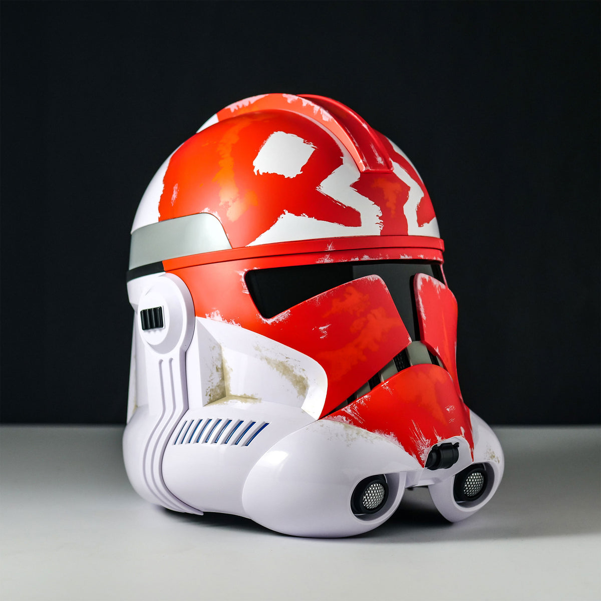 Produktbild Ahsoka Tano 332nd Clone Trooper Premium Hjälm Replika med Röstförvrängare - Star Wars