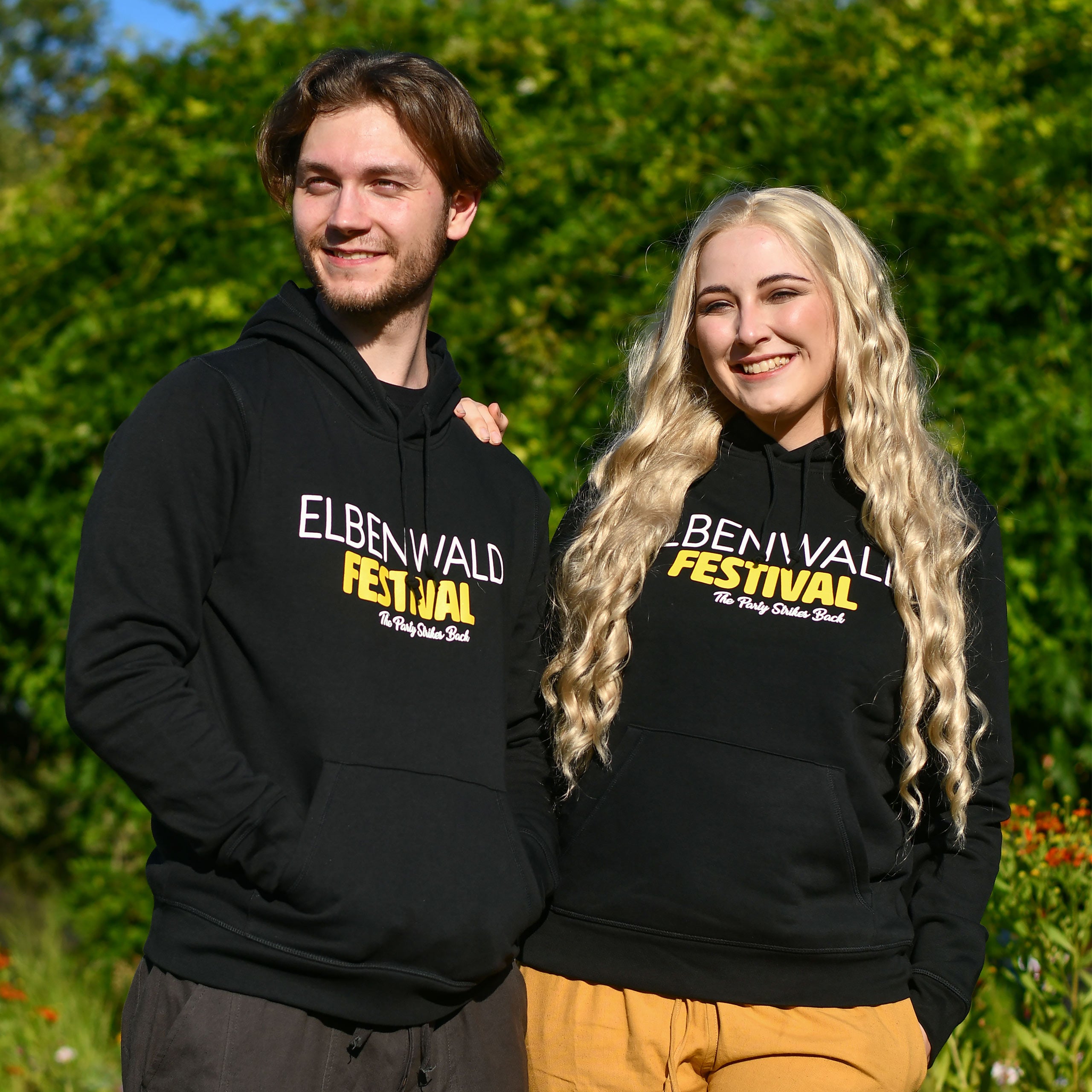 Produktbild Elbenwald Festival The Party Strikes Back Hoodie svart