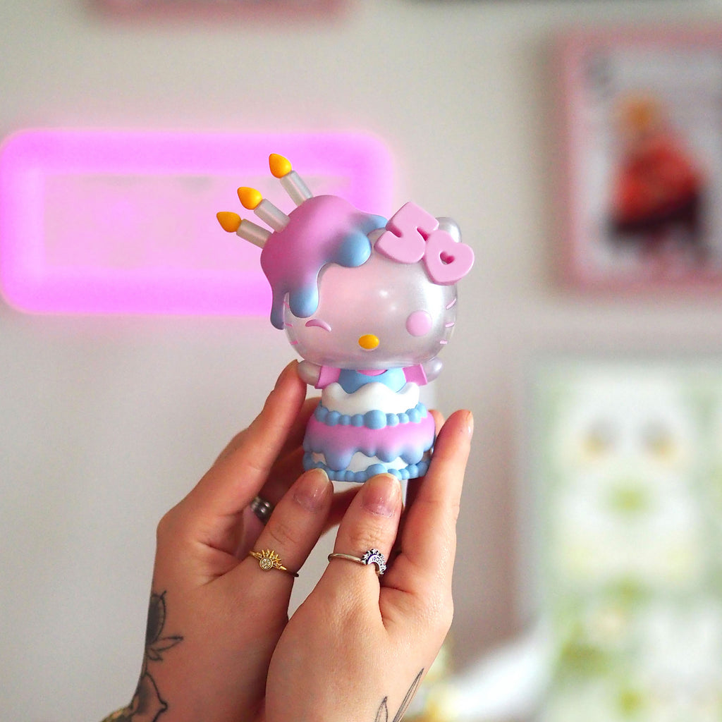 Produktbild Hello Kitty Funko Pop-figur med tårta 50-årsjubileum