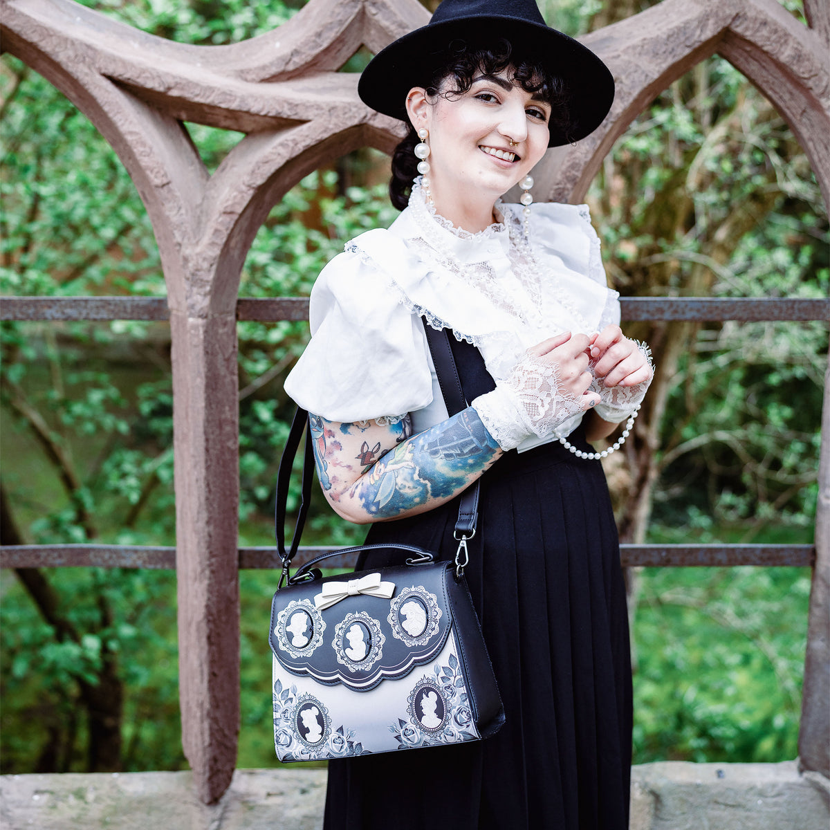 Produktbild Disney Princess - Cameo Crossbody Väska