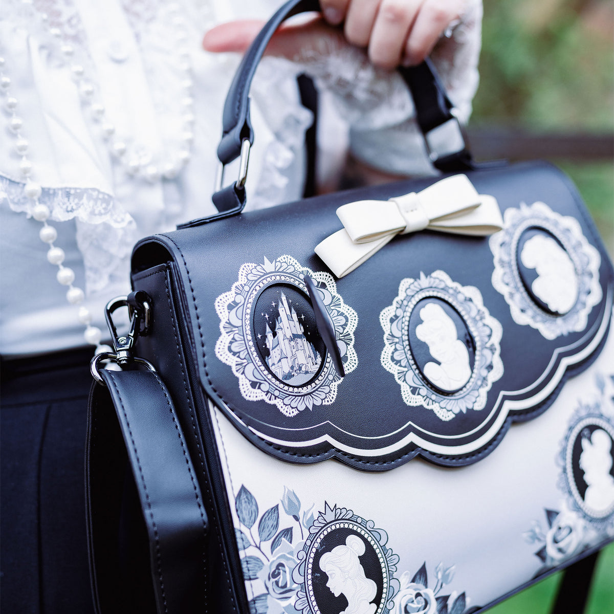 Produktbild Disney Princess - Cameo Crossbody Väska