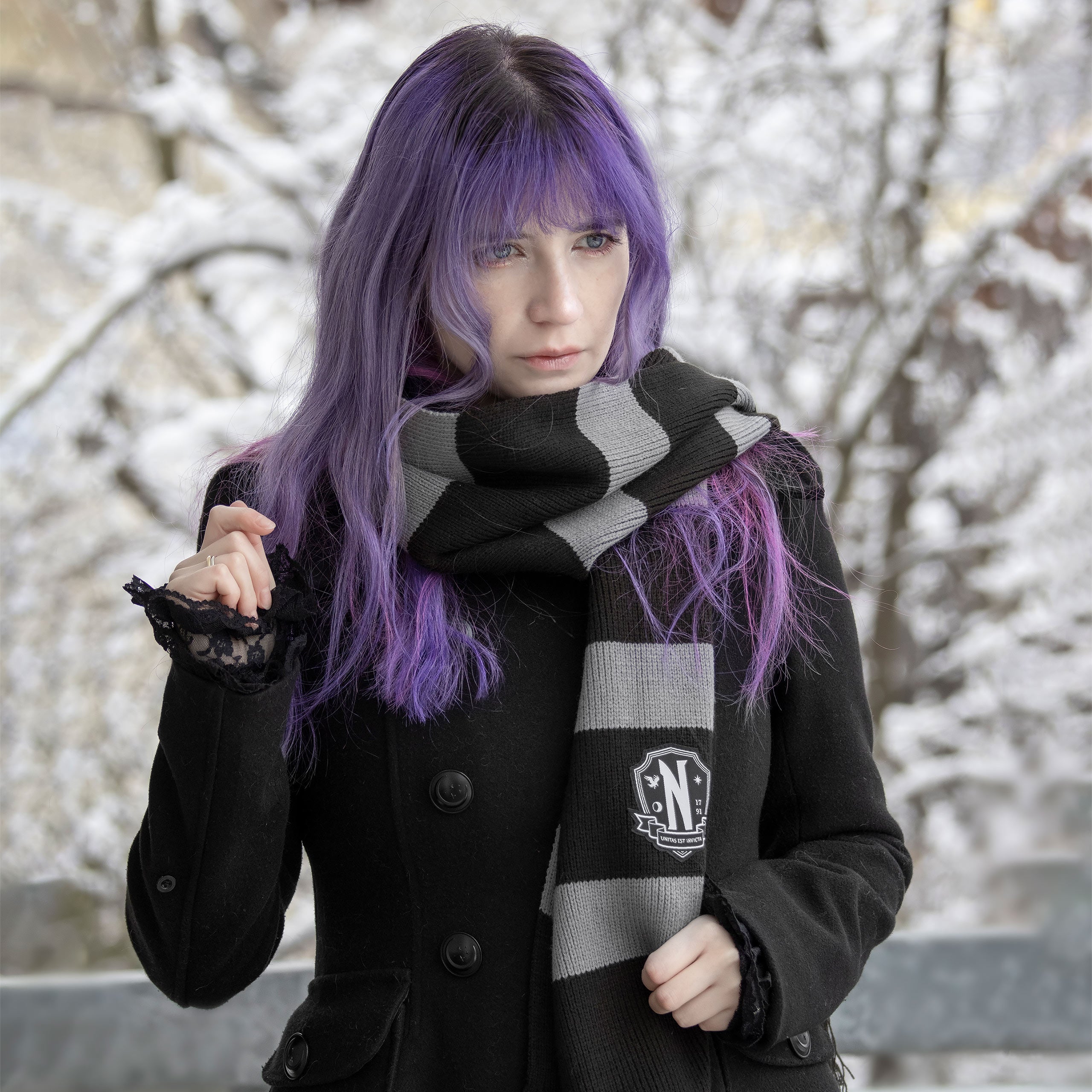 Produktbild Wednesday - Nevermore Academy Halsduk