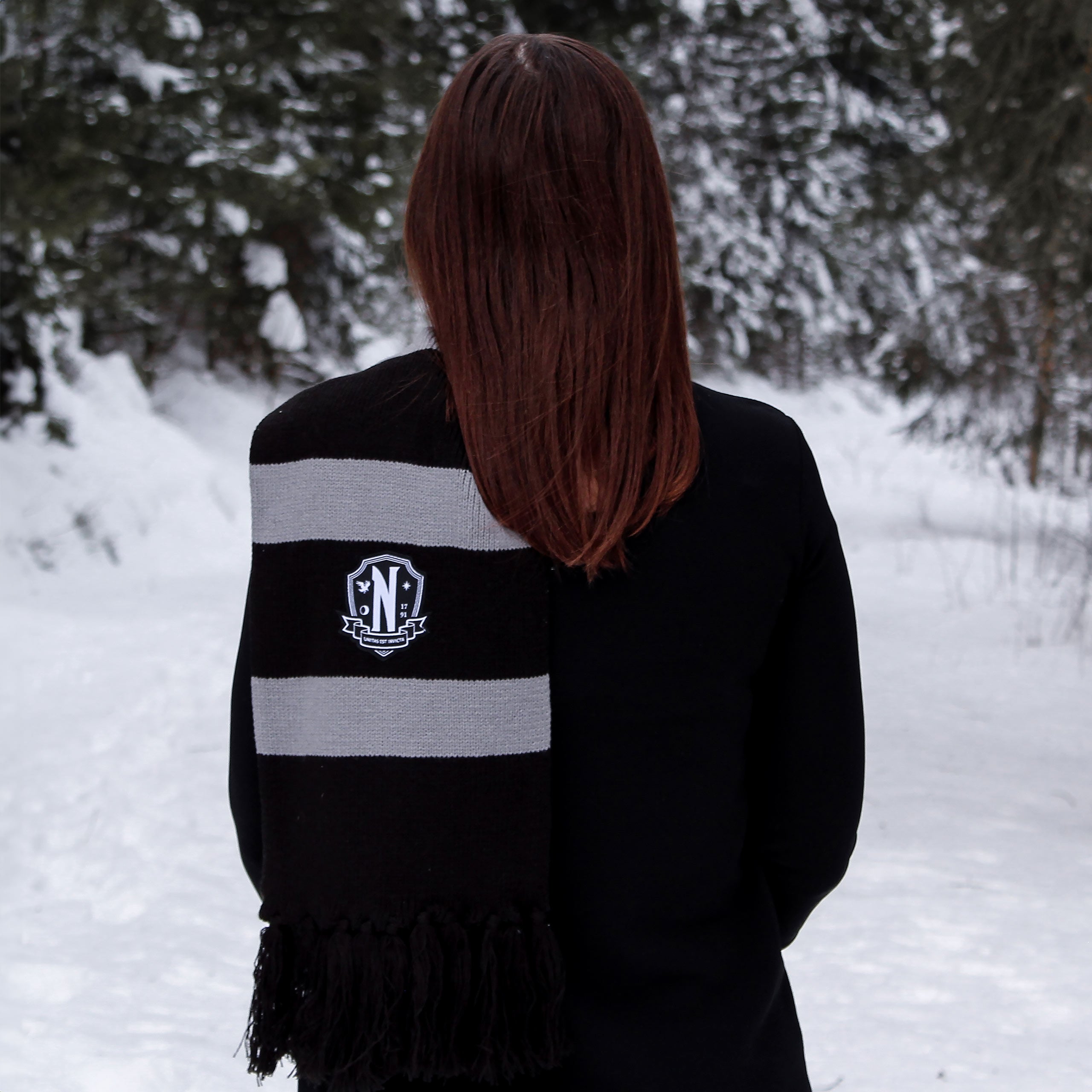 Produktbild Wednesday - Nevermore Academy Halsduk