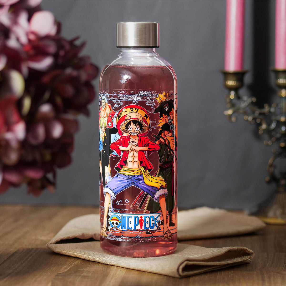 Produktbild One Piece - Vattenflaska med Luffy och besättningen