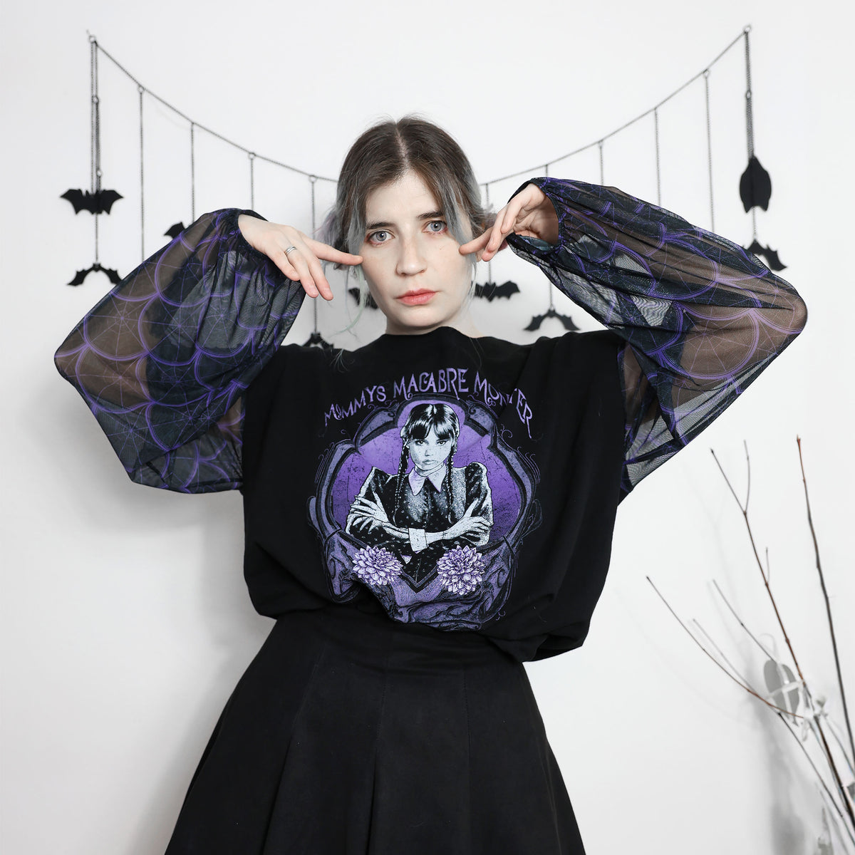 Produktbild Wednesday - Mommys Monster Crop Sweater