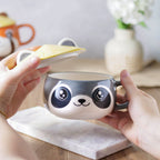 Produktbild Tvättbjörn Kawaii Mugg med lock för anime-fans