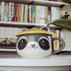 Produktbild Tvättbjörn Kawaii Mugg med lock för anime-fans