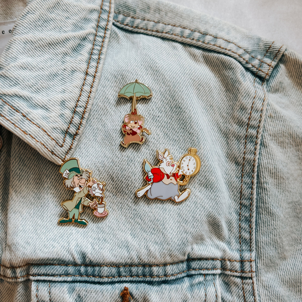 Produktbild Alice i Underlandet - Unbirthday Mystery Funko Pop Pin