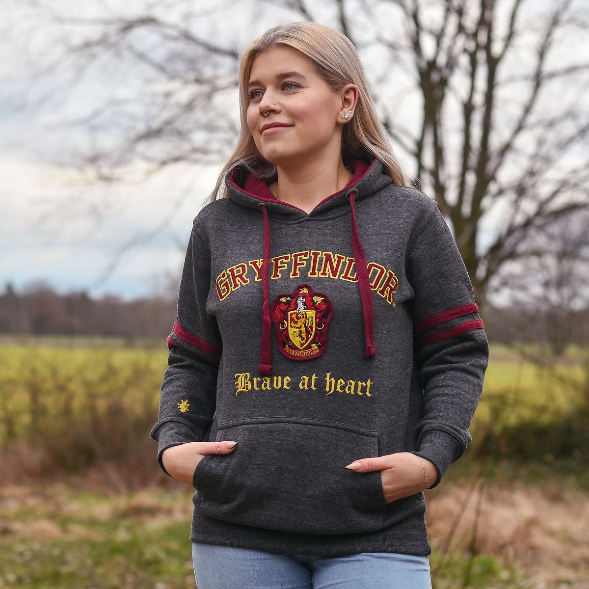 Produktbild Harry Potter - Gryffindor Emblem Premium Hoodie grå