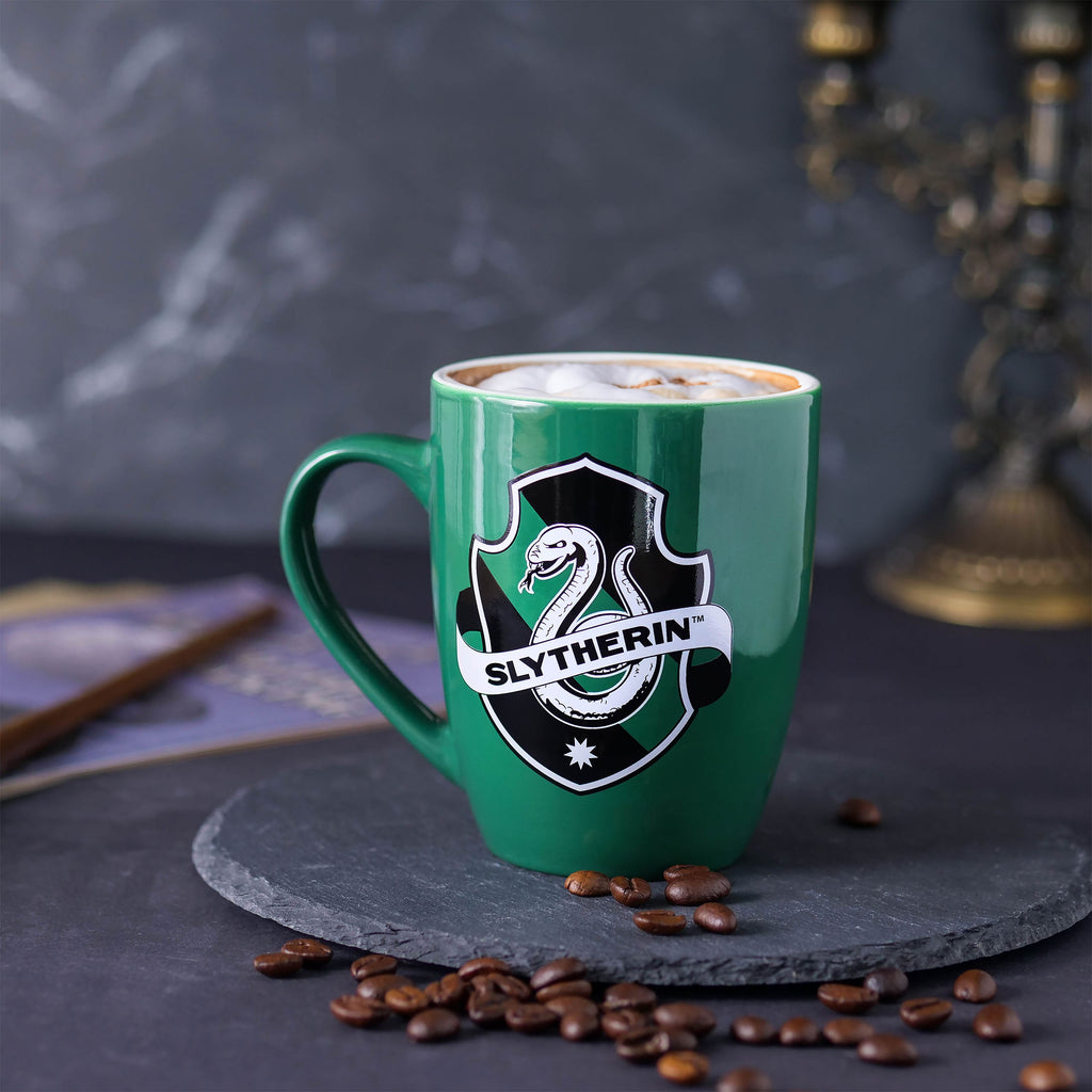 Produktbild Slytherin Logomugg grön - Harry Potter