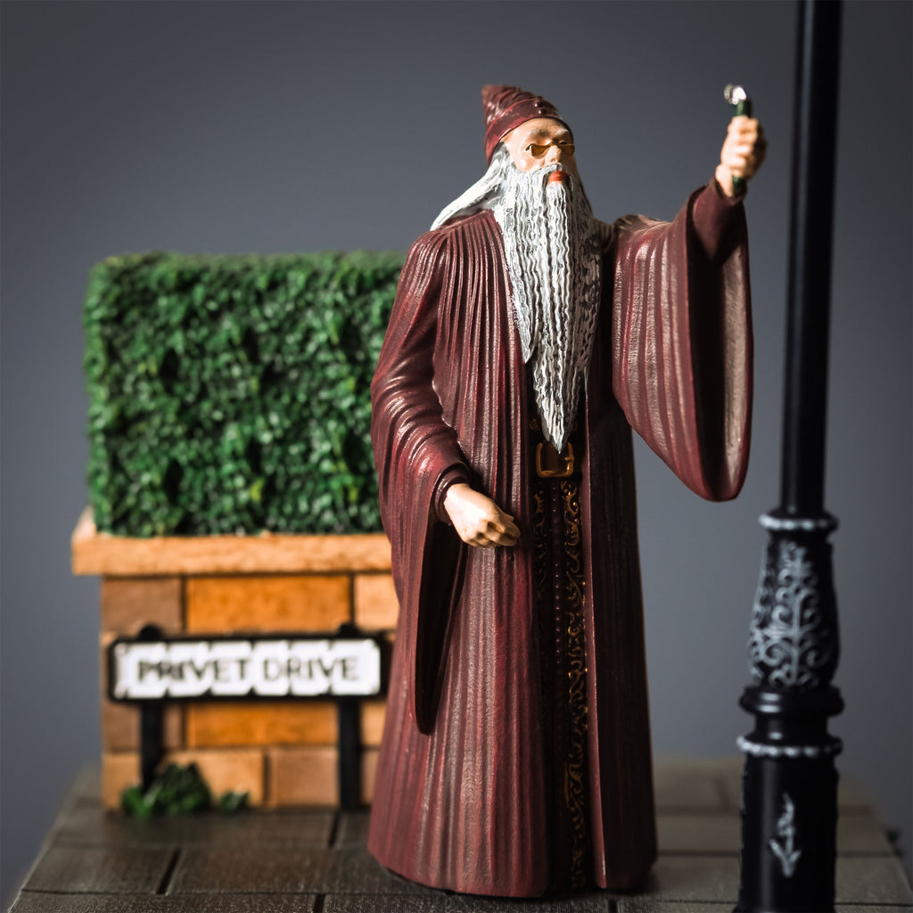 Produktbild Harry Potter - Dumbledore Privet Drive Diorama Figur med Ljus