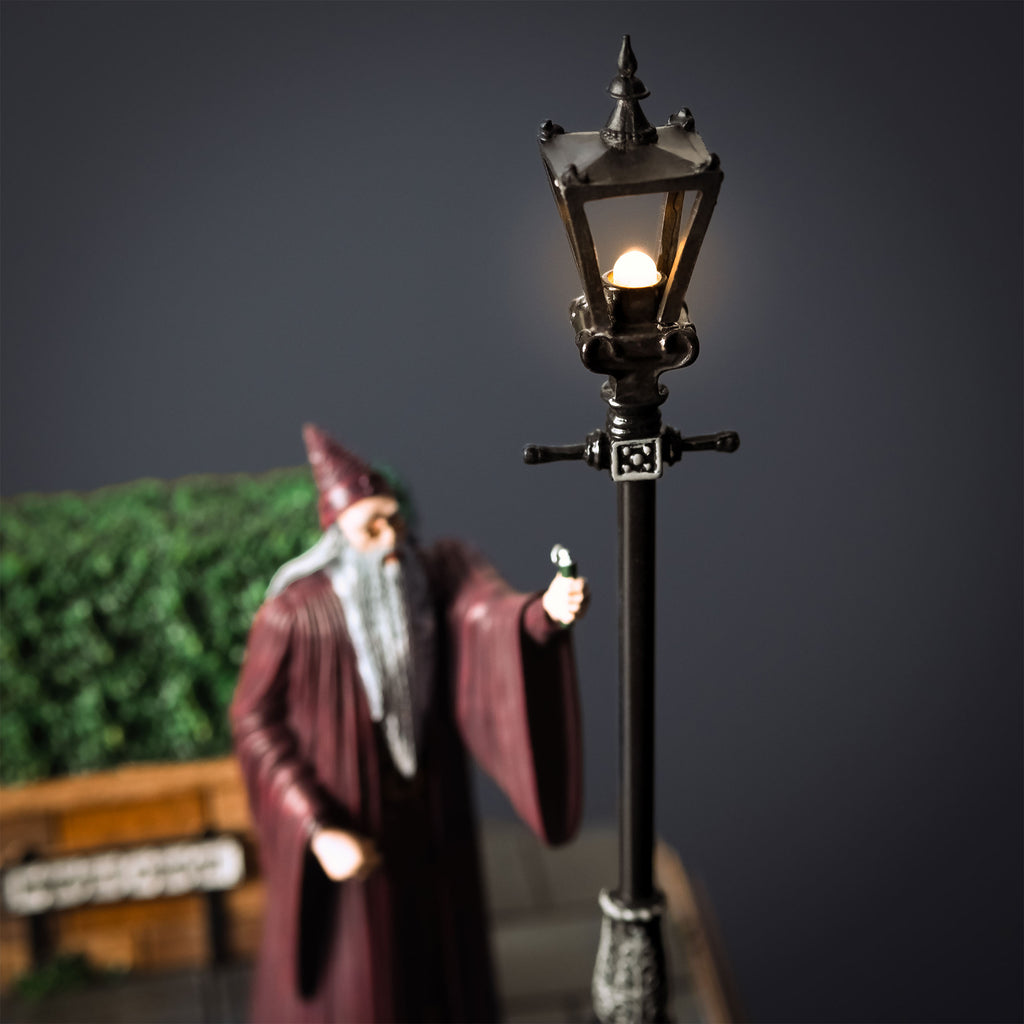 Produktbild Harry Potter - Dumbledore Privet Drive Diorama Figur med Ljus