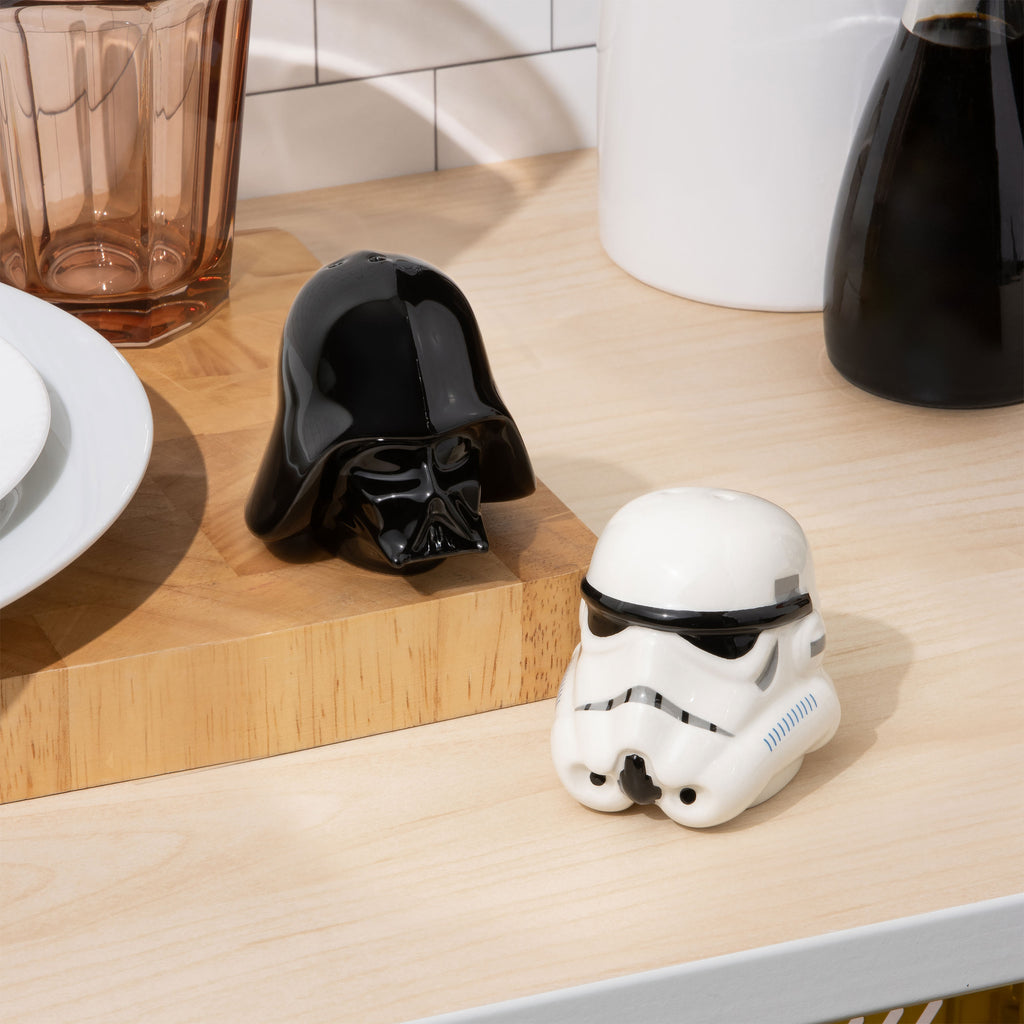 Produktbild Star Wars - Stormtrooper och Darth Vader salt- & pepparkar