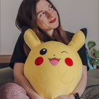 Produktbild Pokemon - Pikachu Squishmallows Plyschfigur
