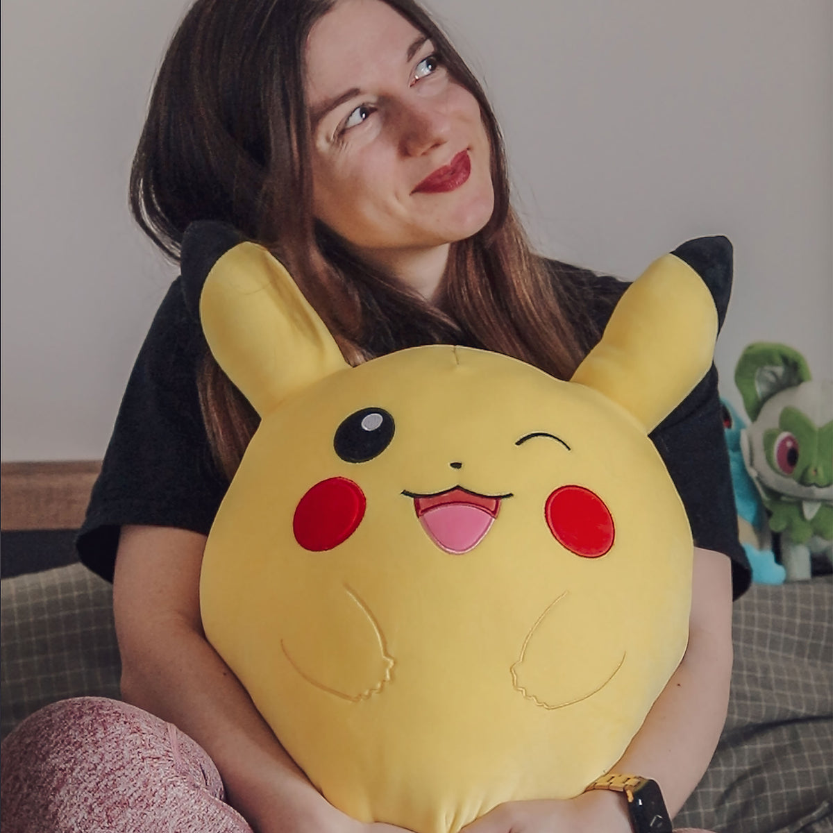 Produktbild Pokemon - Pikachu Squishmallows Plyschfigur