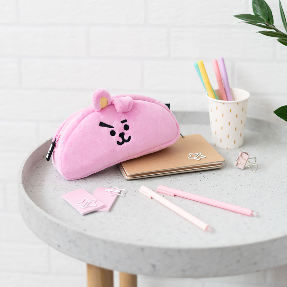 Produktbild Line Friends - BT21 Cooky Plysch Pennfodral
