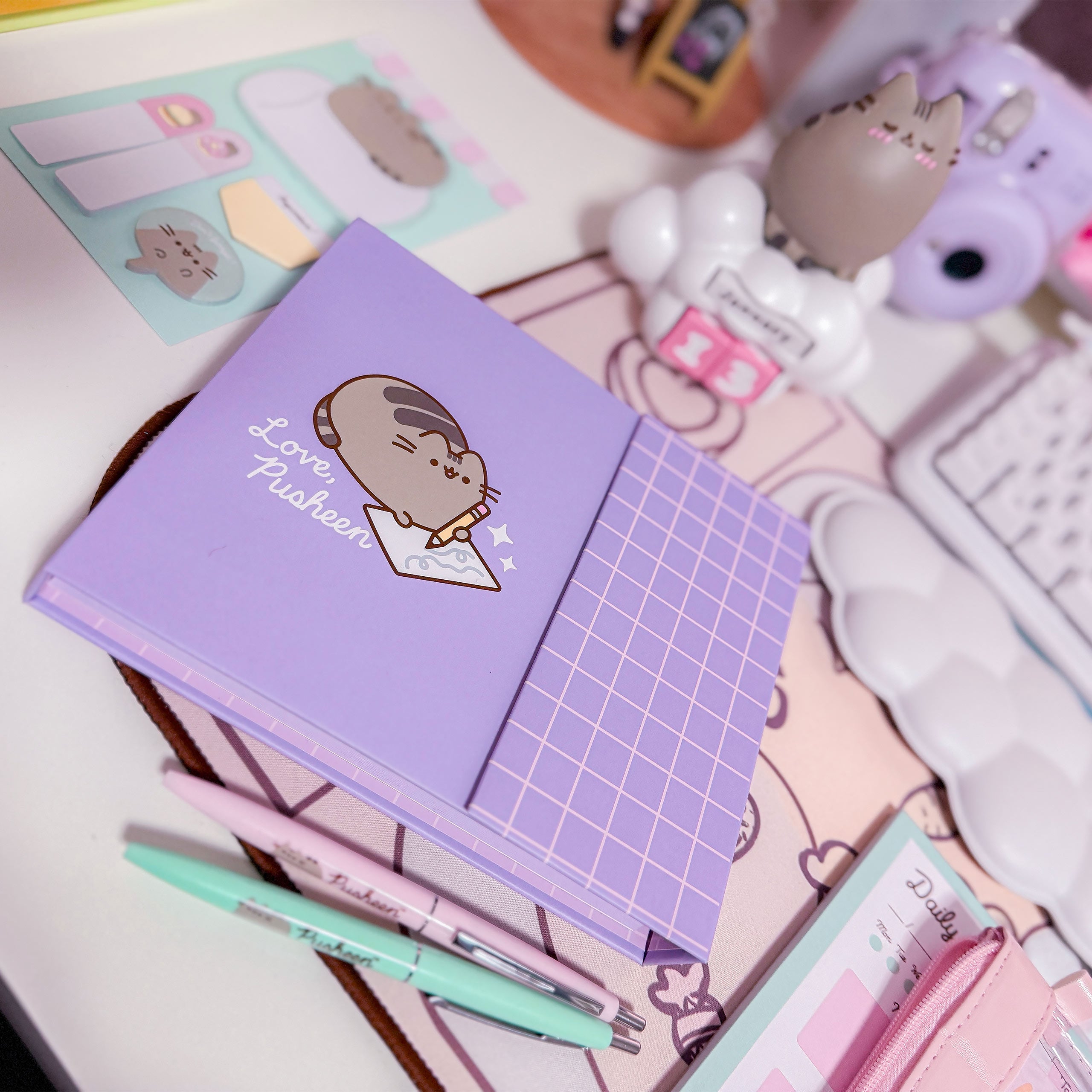 Produktbild Pusheen - Love Pusheen veckoplanerare