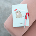 Produktbild Pusheen - Purrfect Love Anteckningsbok med kulspetspenna