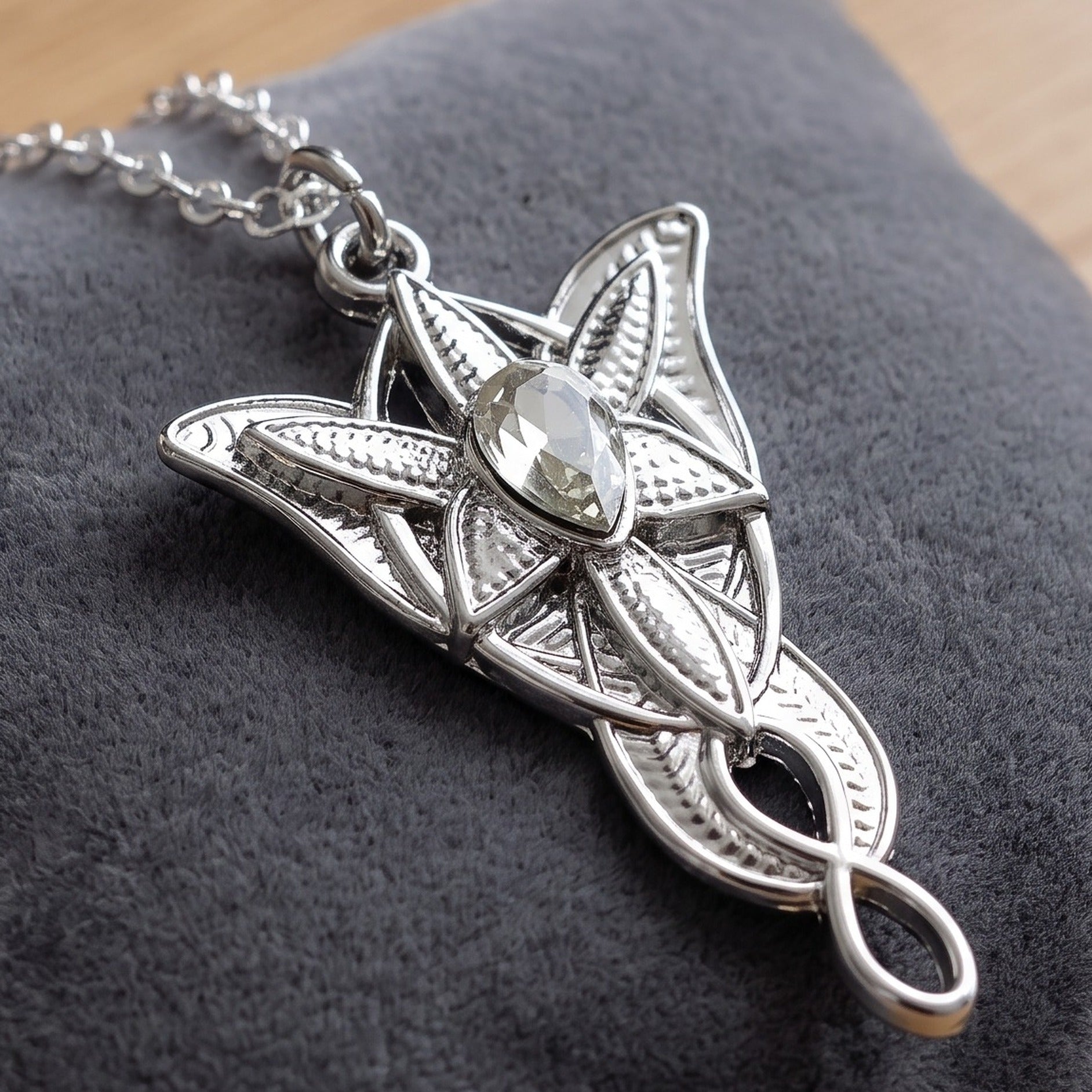 Produktbild Arwen Kvällsstjärna Halsband - Sagan om Ringen