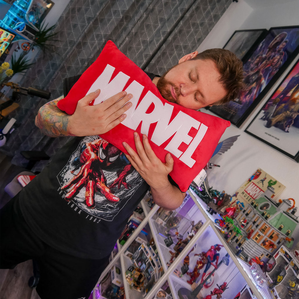 Produktbild Marvel - Logokudde röd