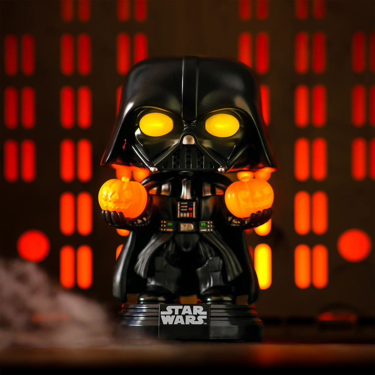 Produktbild Star Wars - Darth Vader Funko Pop vickande huvud-figur med ljus