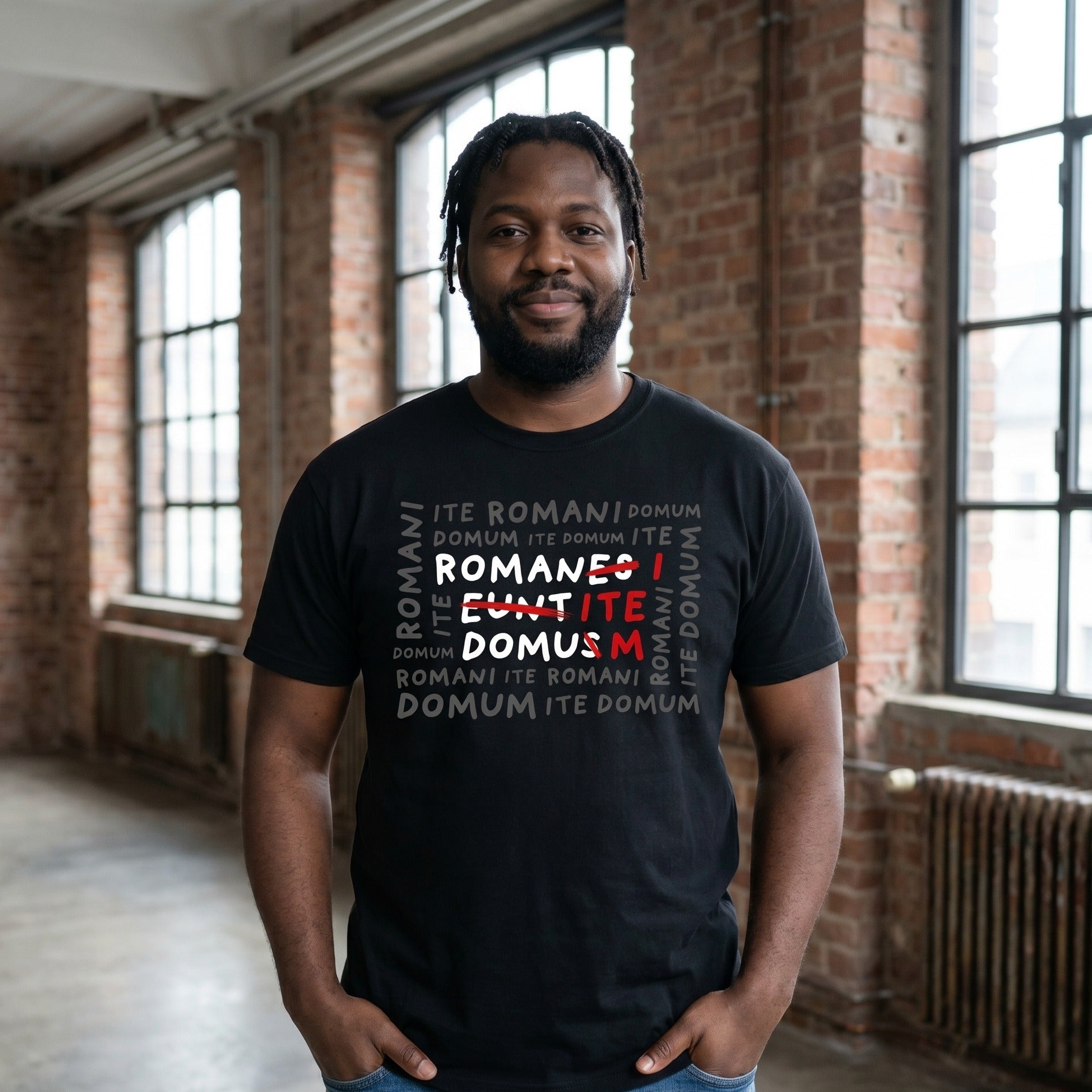 Produktbild Romani Ite Domum T-shirt för Monty Python-fans