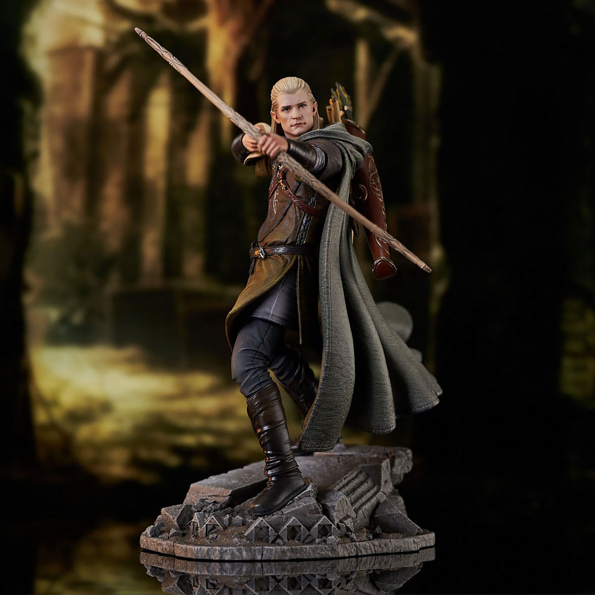 Produktbild Sagan om Ringen - Legolas Deluxe Gallery Statue
