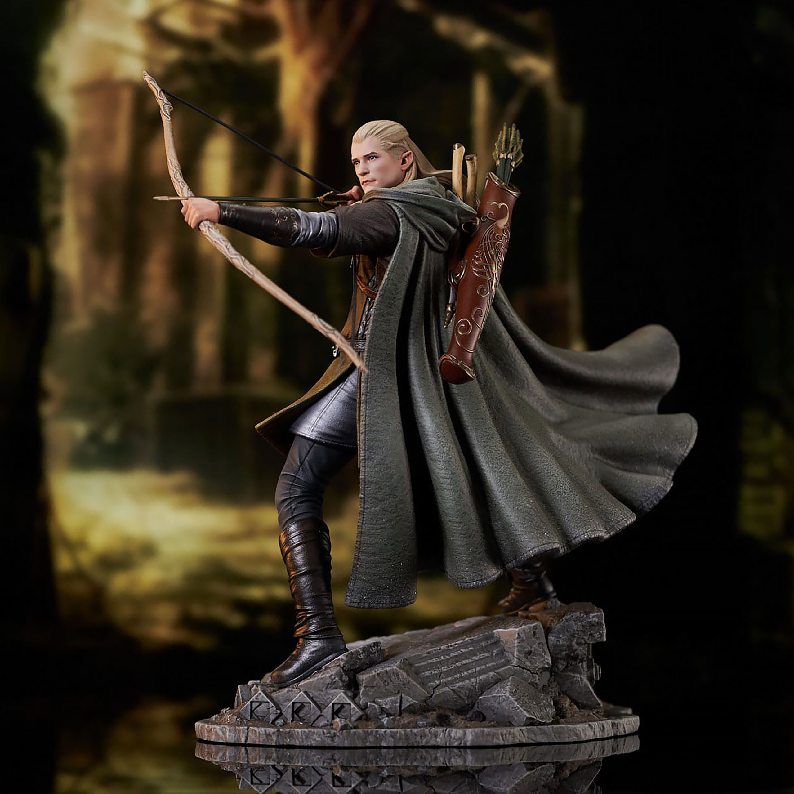 Produktbild Sagan om Ringen - Legolas Deluxe Gallery Statue