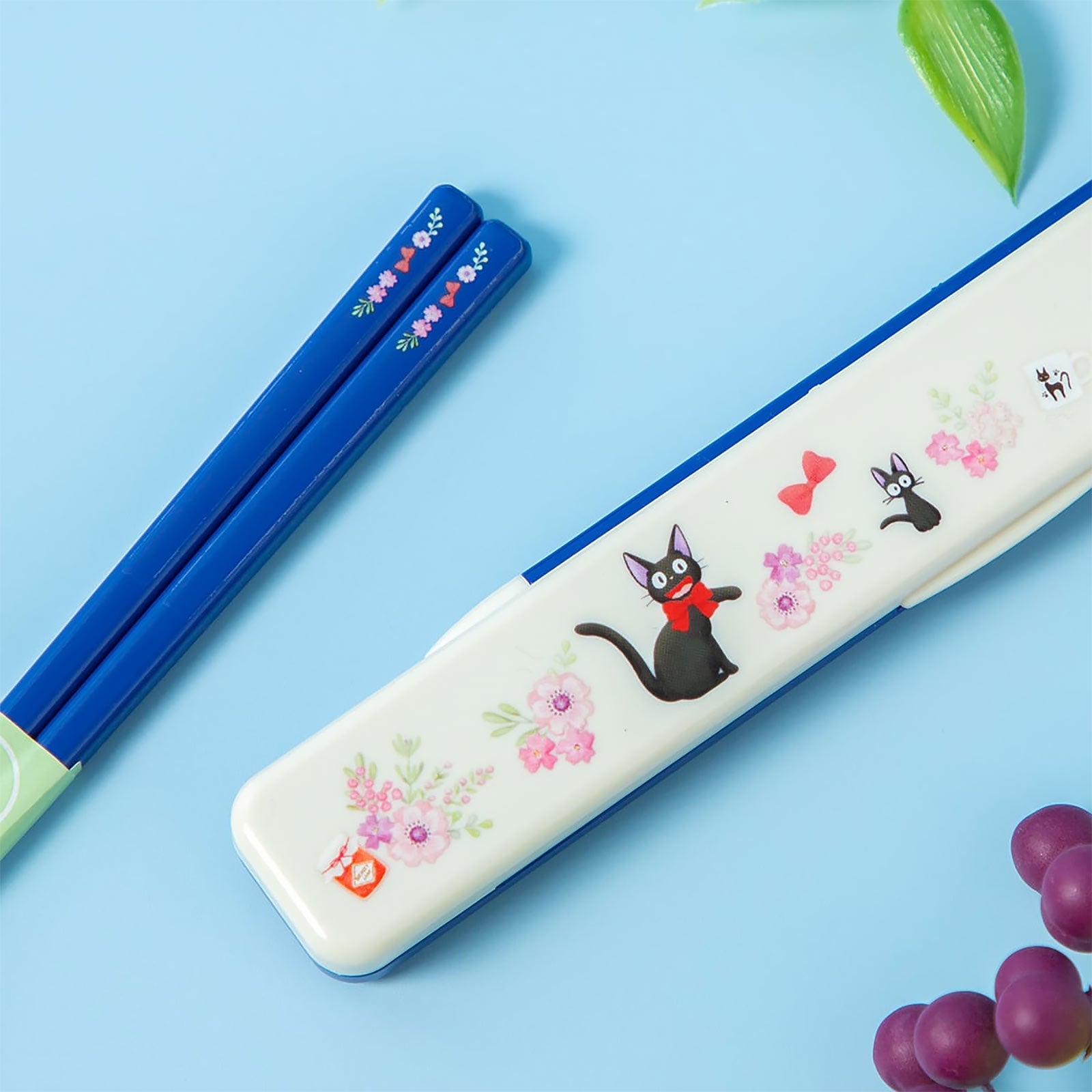 Produktbild Kikis expressbud - Jiji ätpinnar med fodral