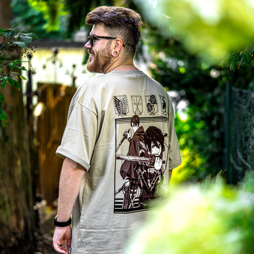 Produktbild Attack on Titan - Grupp Oversize T-Shirt beige