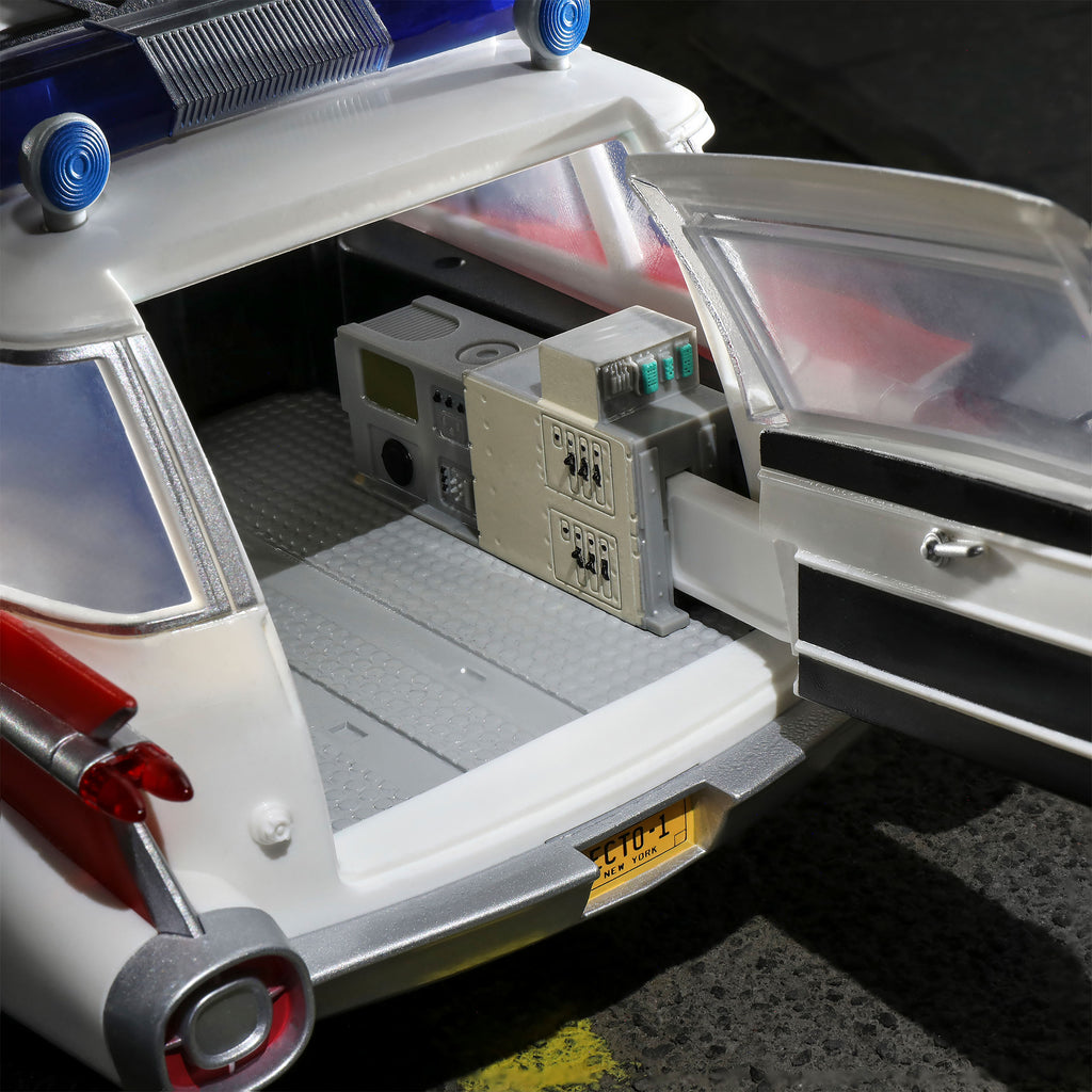 Produktbild Ghostbusters - Ecto-1 Actionfigursset 40-årsjubileum