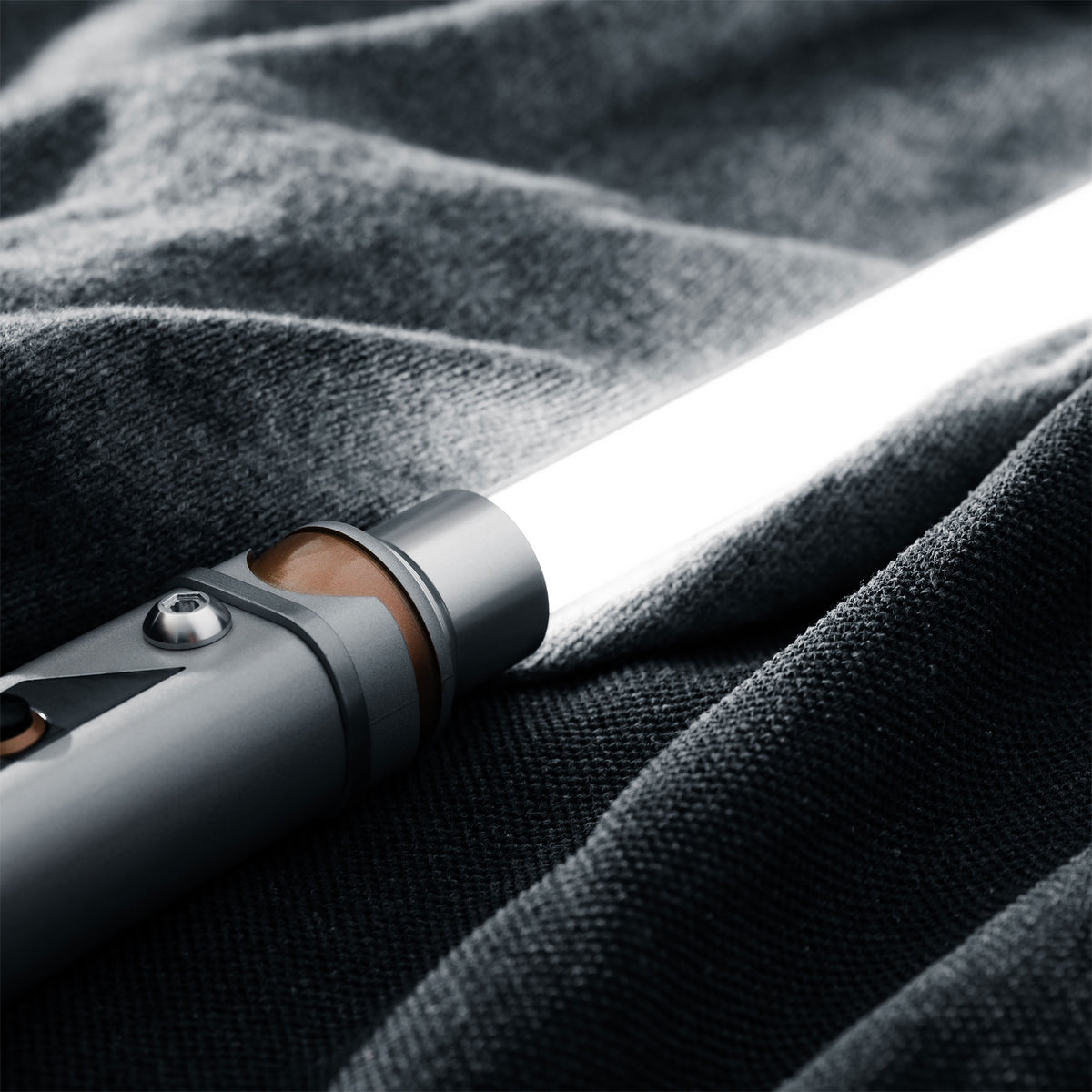 Produktbild Ahsoka Tano Force FX Elite Black Series Ljussabel - Star Wars