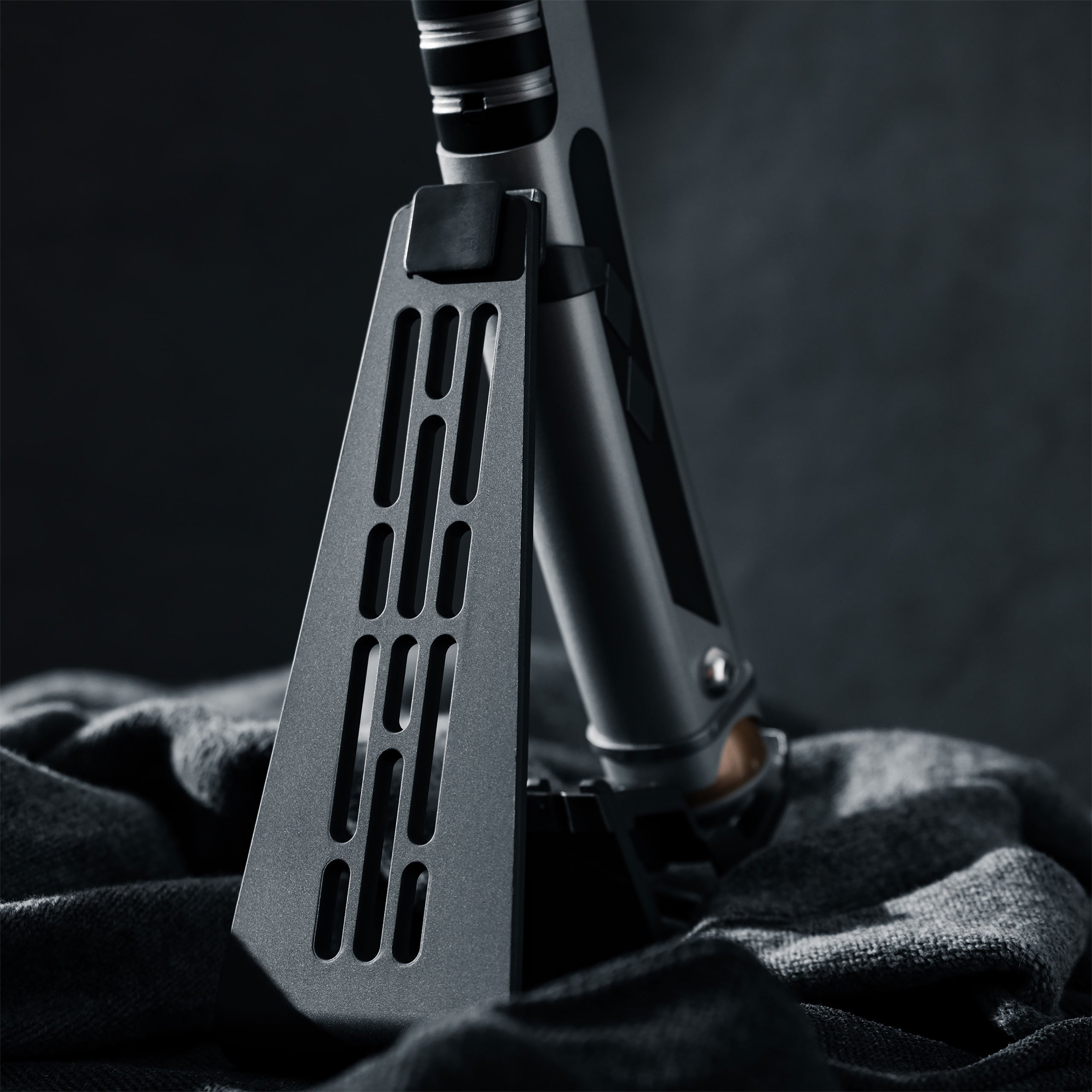 Produktbild Ahsoka Tano Force FX Elite Black Series Ljussabel - Star Wars
