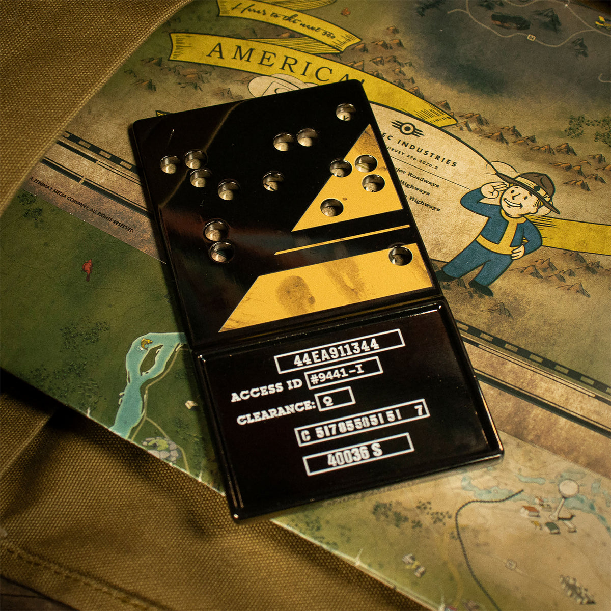 Produktbild Fallout - Eternal Nuclear Keycard Replika Begränsad Upplaga