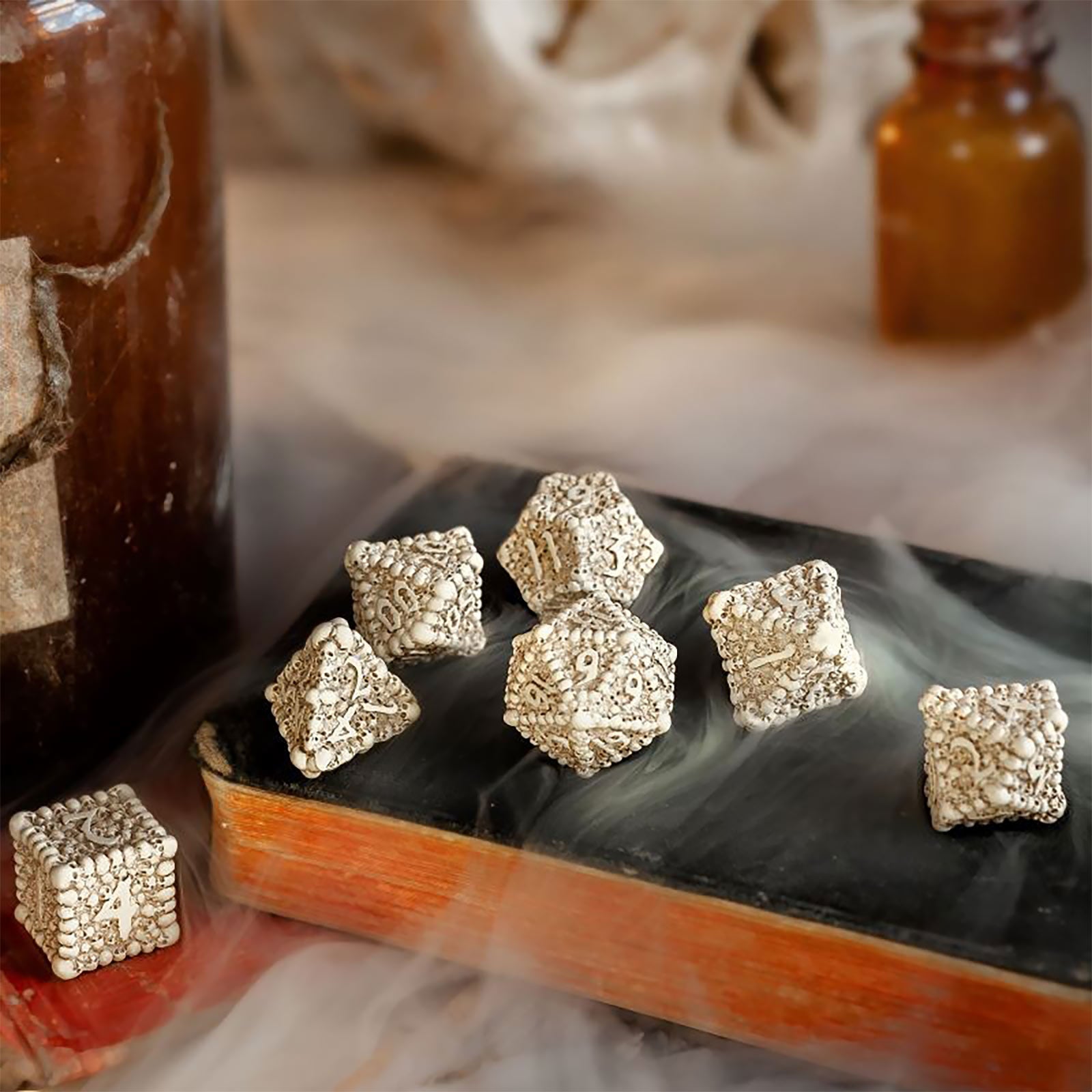 Produktbild Makaber Kraft från Underjorden RPG Tärningsset 7 delar