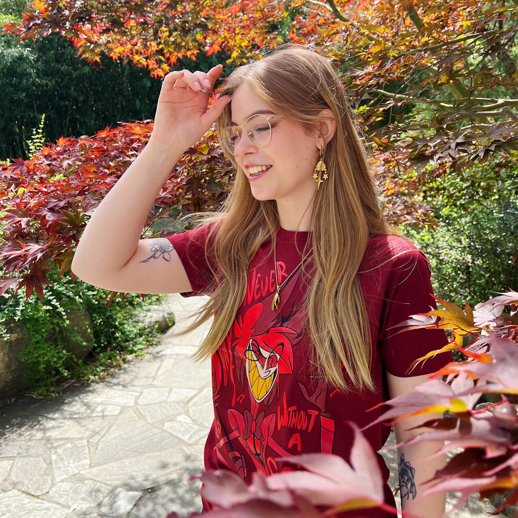 Produktbild Alastor T-shirt för Hazbin Hotel-fans röd