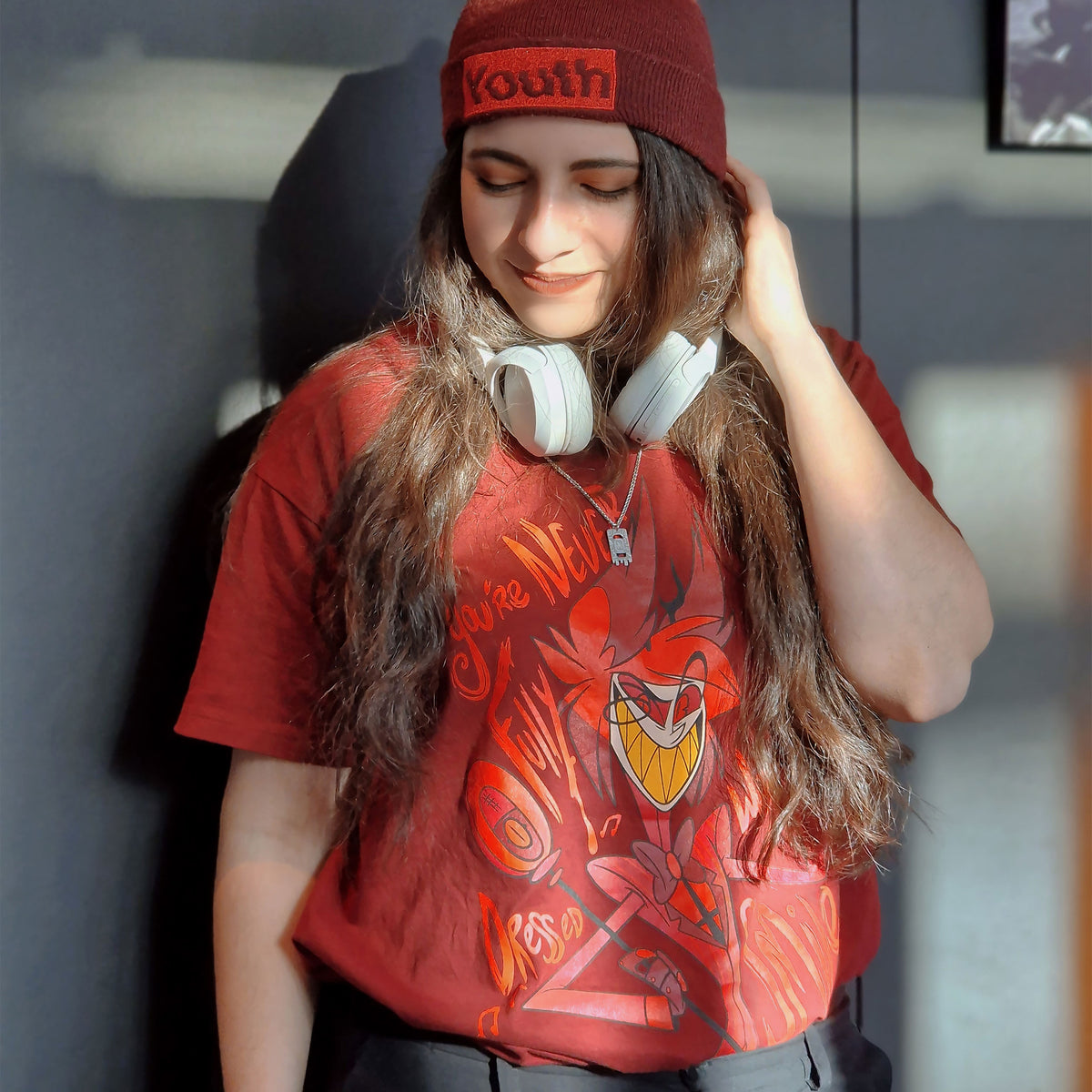 Produktbild Alastor T-shirt för Hazbin Hotel-fans röd
