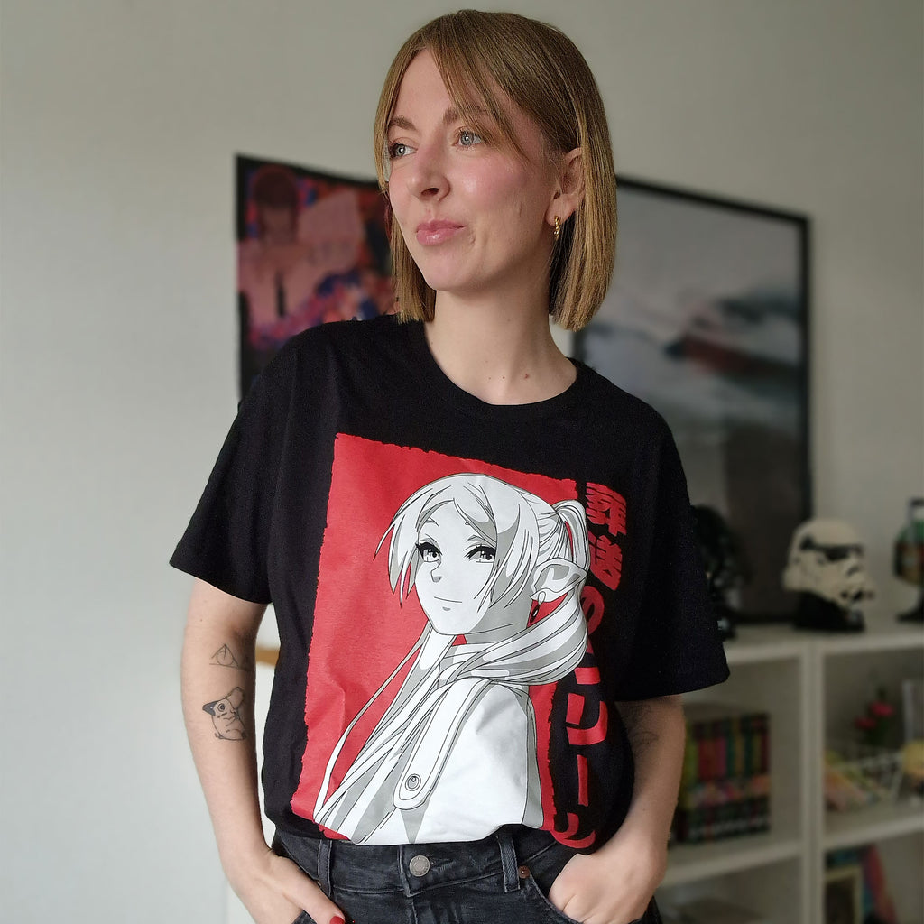 Produktbild T-shirt med alvmagikern för Frieren-fans svart