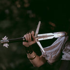 Produktbild Geralt av Rivias silversvärdsreplika med slida för Witcher-fans