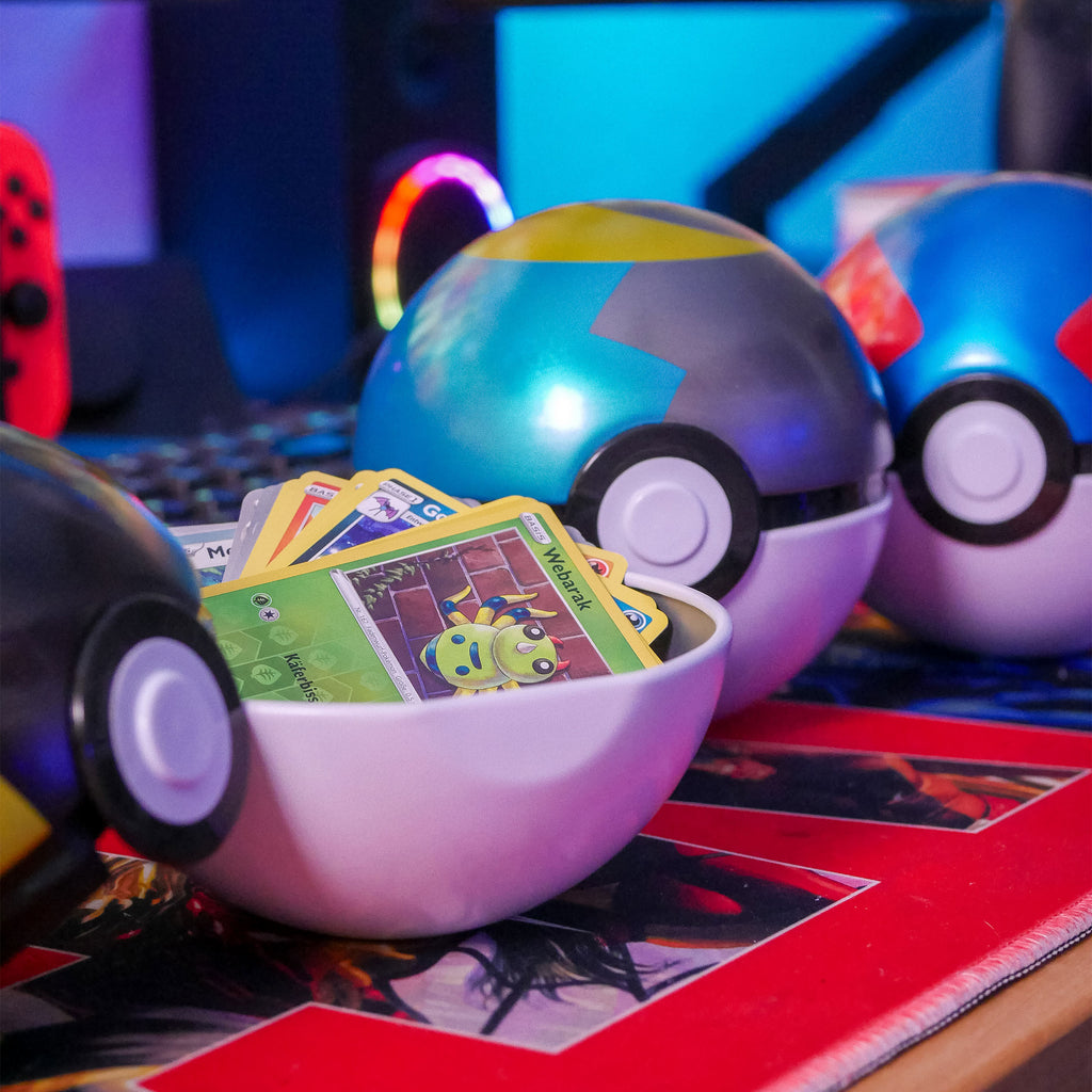 Produktbild Pokemon - Mystery Pokeball Cards Tin Box Höst 2024
