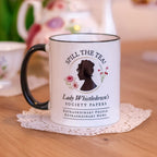 Produktbild Spill the Tea! Society Papers-mugg för Bridgerton-fans