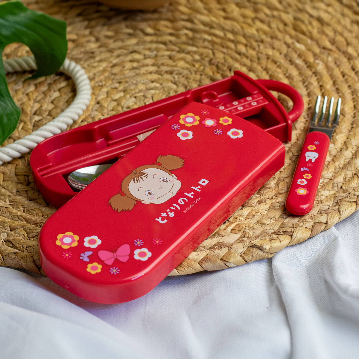 Produktbild Min granne Totoro - Mei Red bestickset