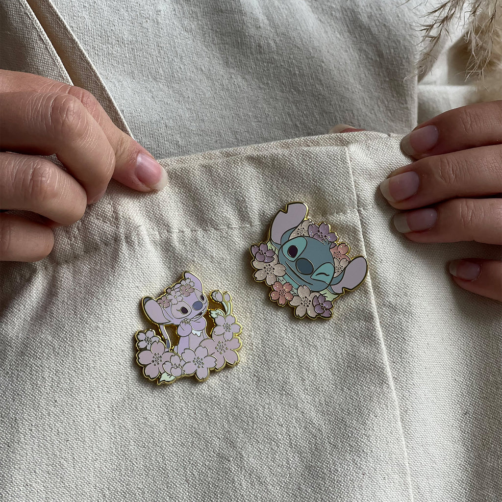 Produktbild Lilo & Stitch - Angel och Stitch Cherry Blossom Mystery Pin