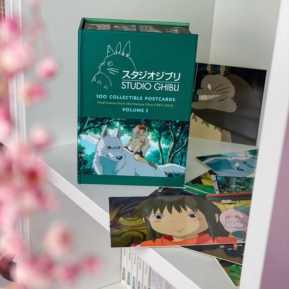 Produktbild Studio Ghibli - 100 vykort i presentlåda Vol. 2