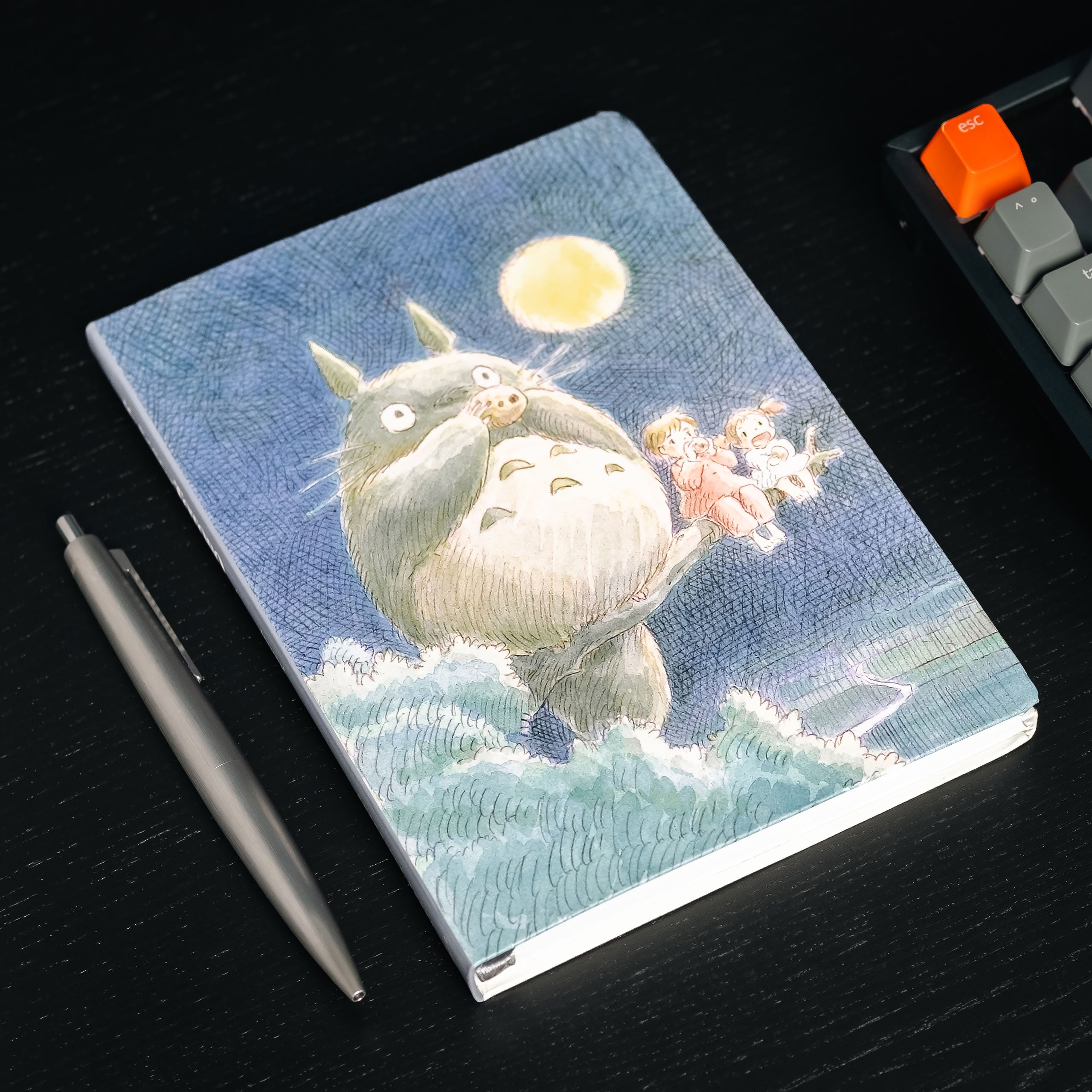 Produktbild Min granne Totoro - Måne Anteckningsbok