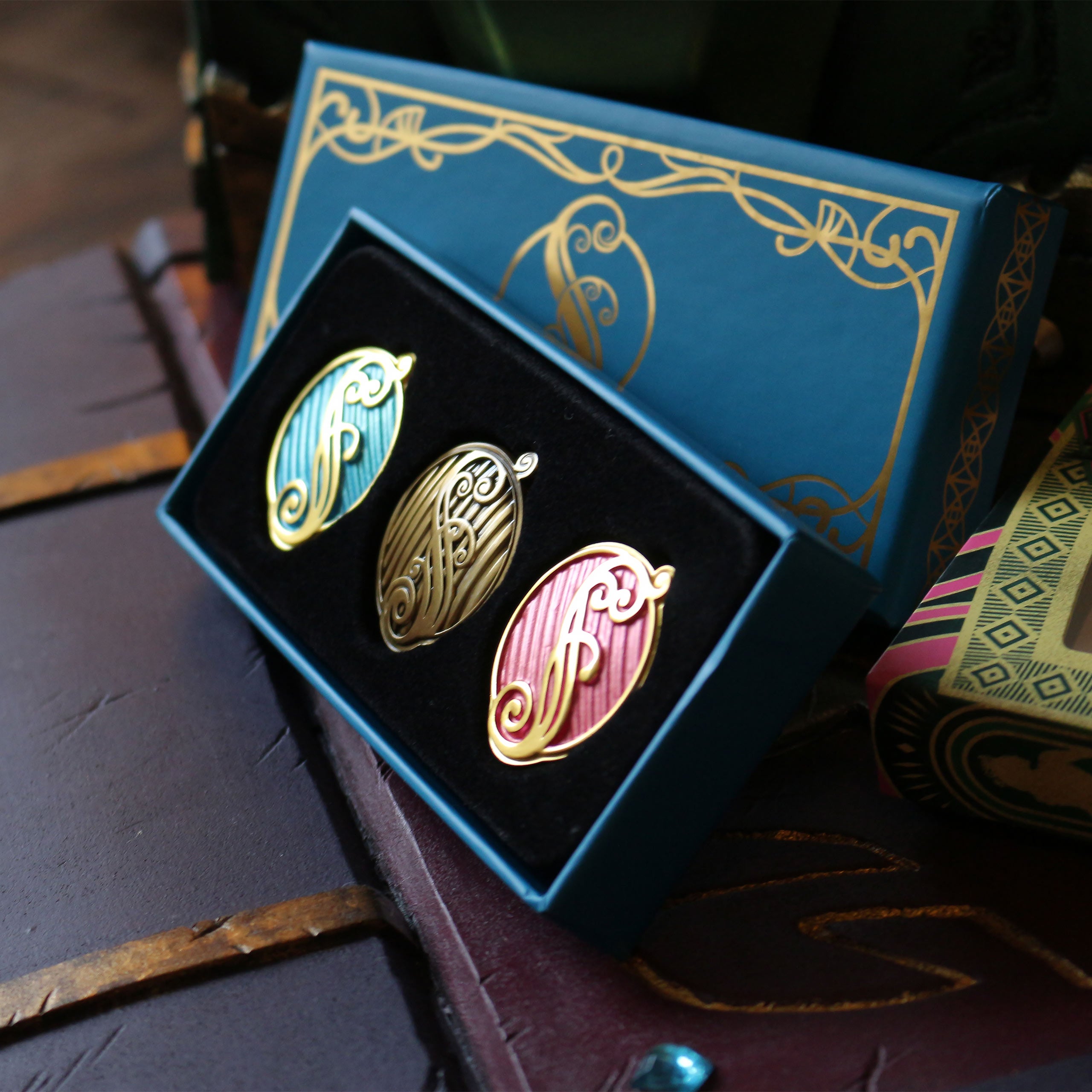 Produktbild Wicked - Shiz Pin Collection 3-delars set