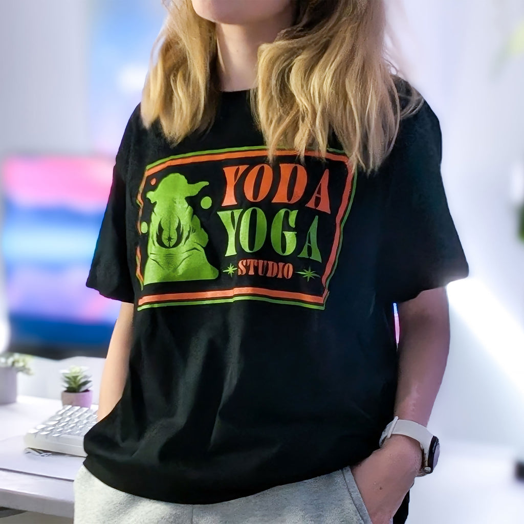 Produktbild Star Wars - Yoda Yoga Studio T-shirt svart