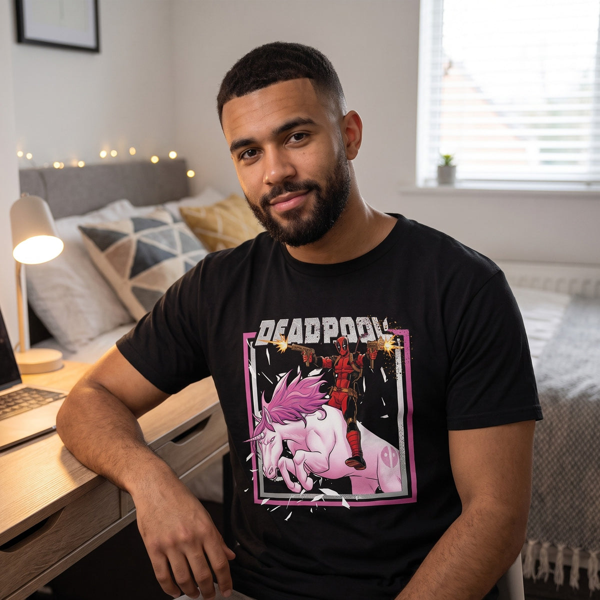 Produktbild Deadpool - Pink Unicorn Ride T-shirt svart