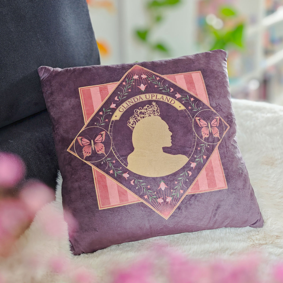 Produktbild Wicked - Vändbar kudde Elphaba och Glinda