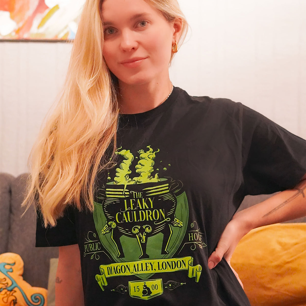 Produktbild Droppande Kitteln T-shirt svart - Harry Potter